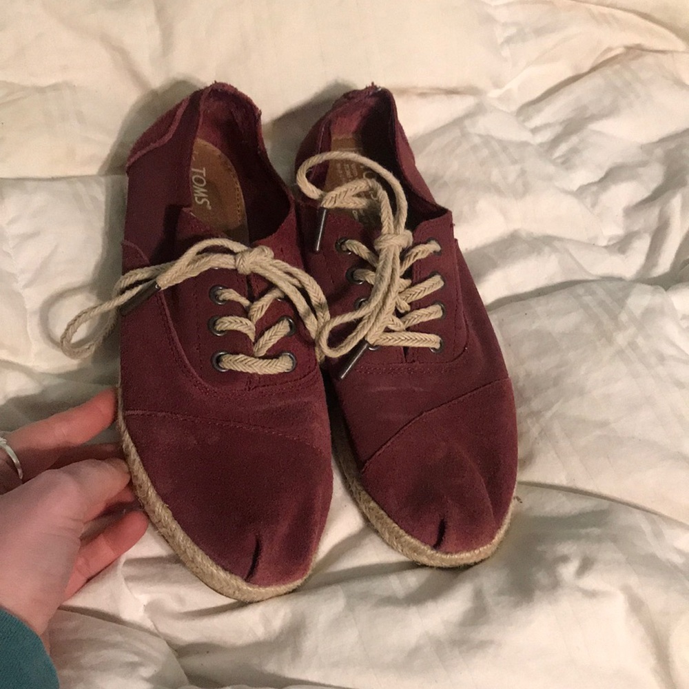 Toms laced slip ons